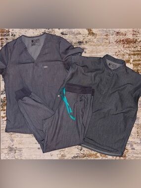 Figs Graphite Scrub Bundle